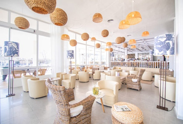 Cabot hotel bar area